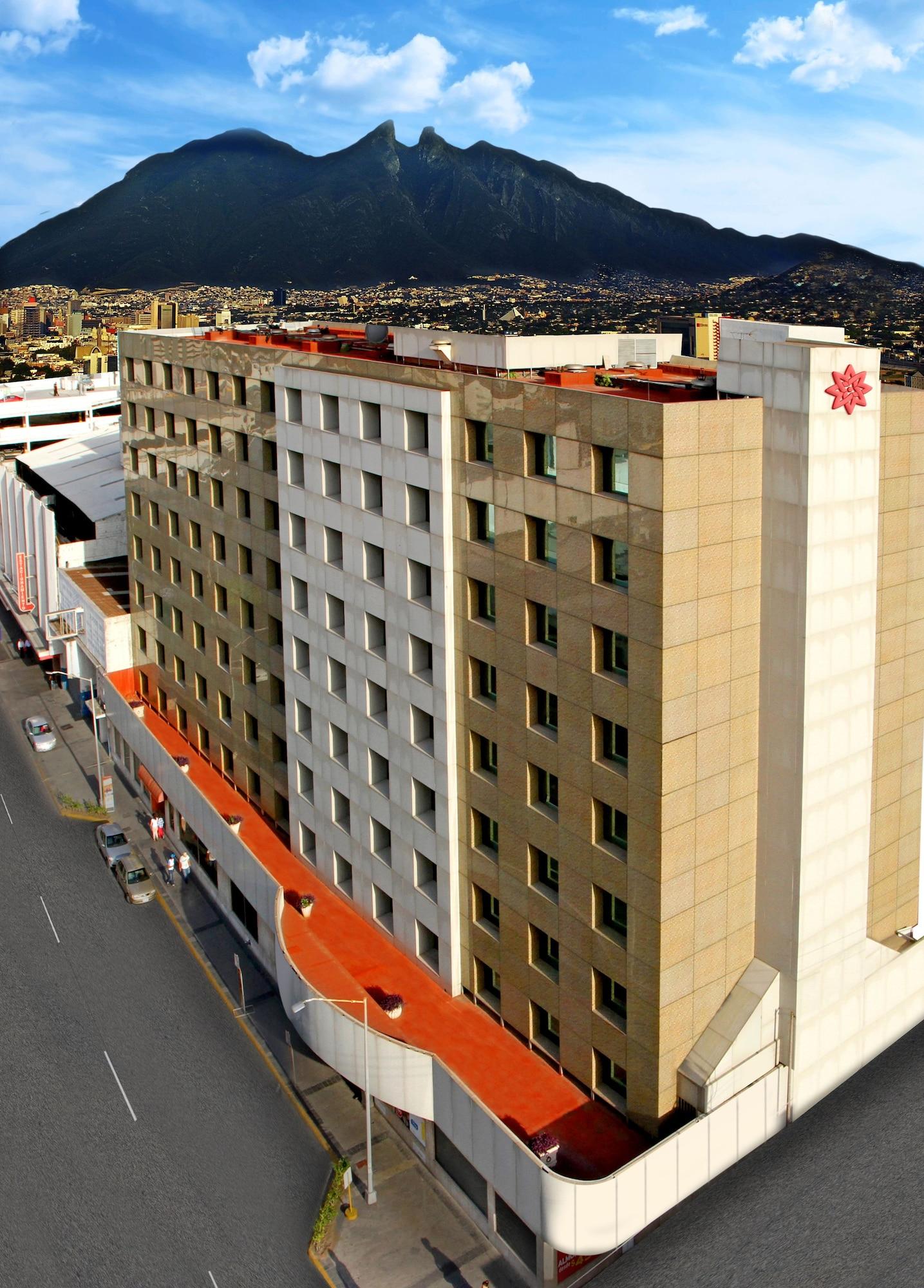Travohotel Monterrey Historico Bagian luar foto